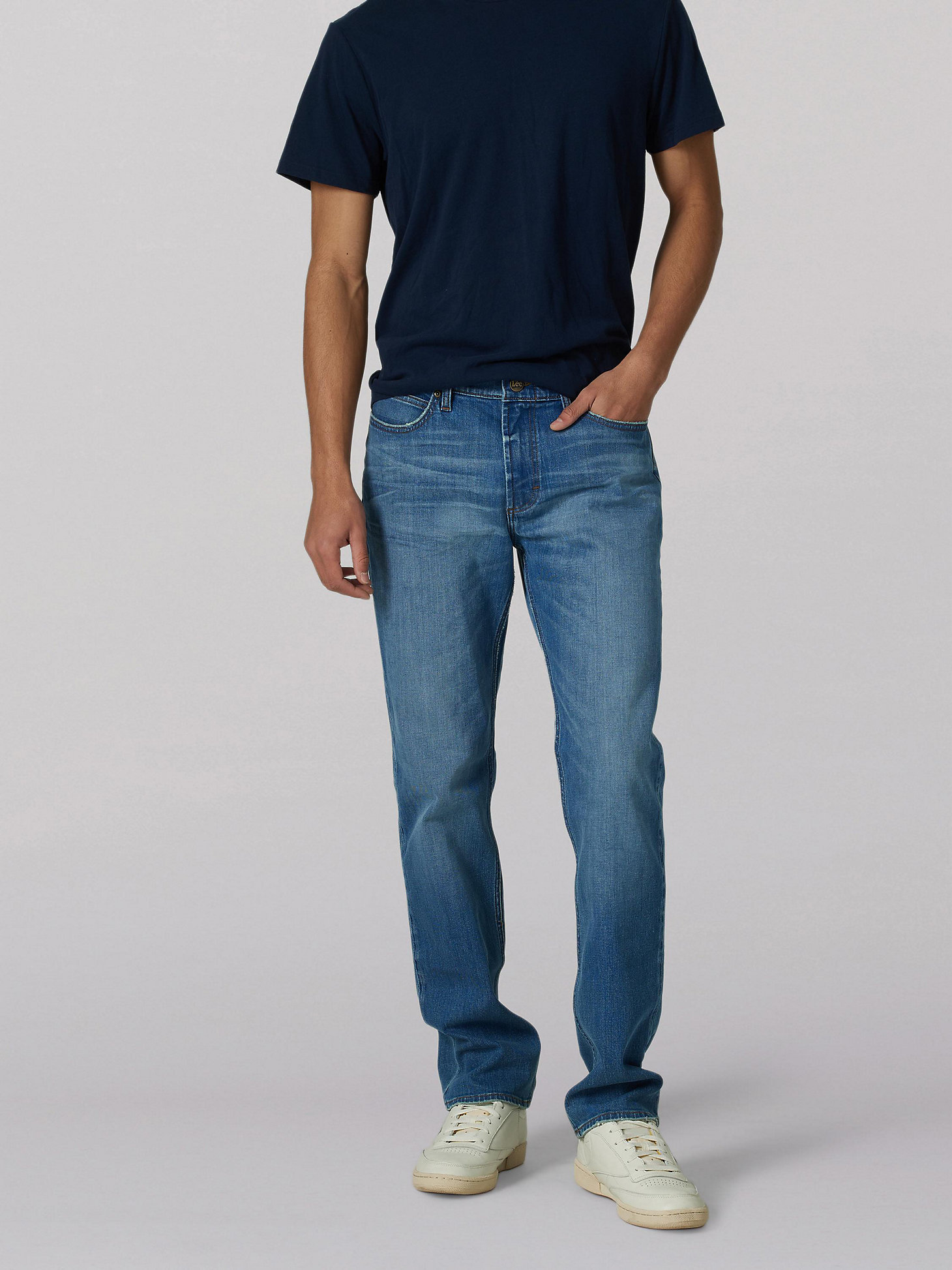 Men's Heritage 5 Pocket Regular Fit Straight Leg Jean in Chasin alternative view 3
