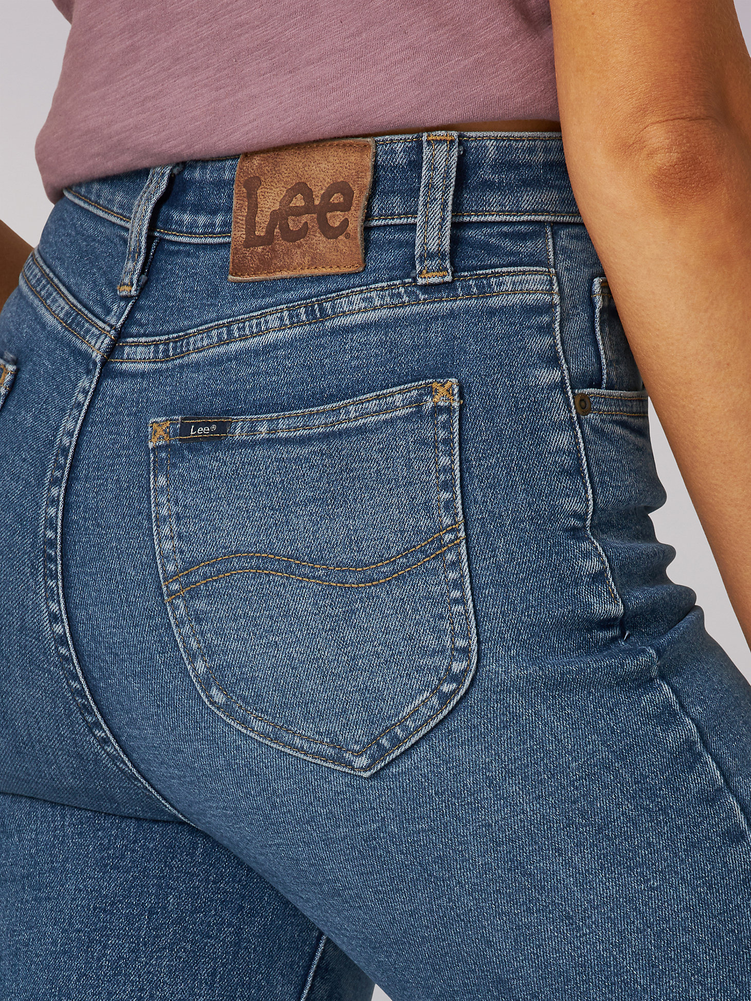 Women's Heritage High Rise Slim Fit Flare Jean in Clear Cut alternative view 5