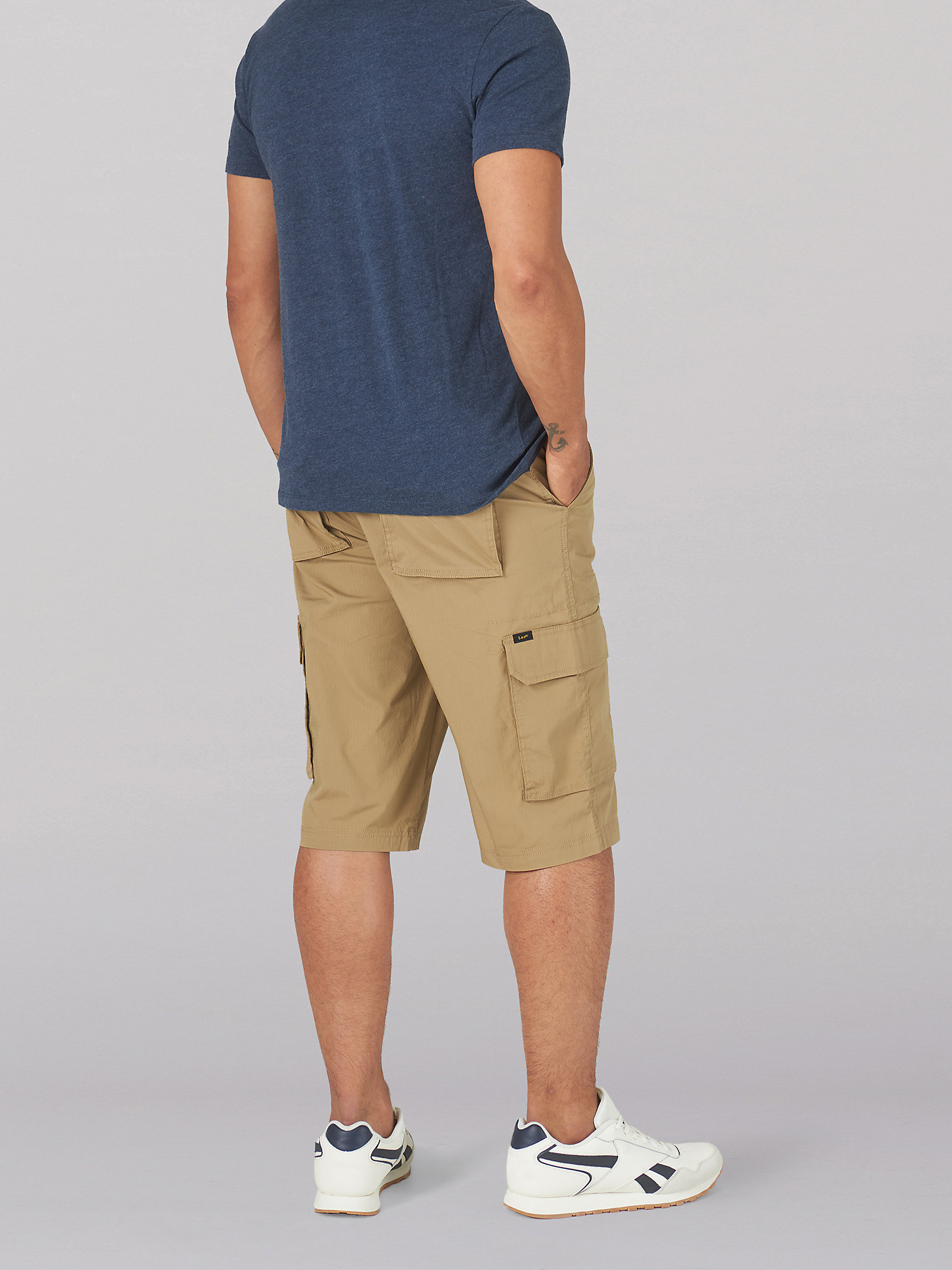 Men's Extreme Motion Cameron Relaxed Fit Cargo Short in KC Khaki alternative view 1