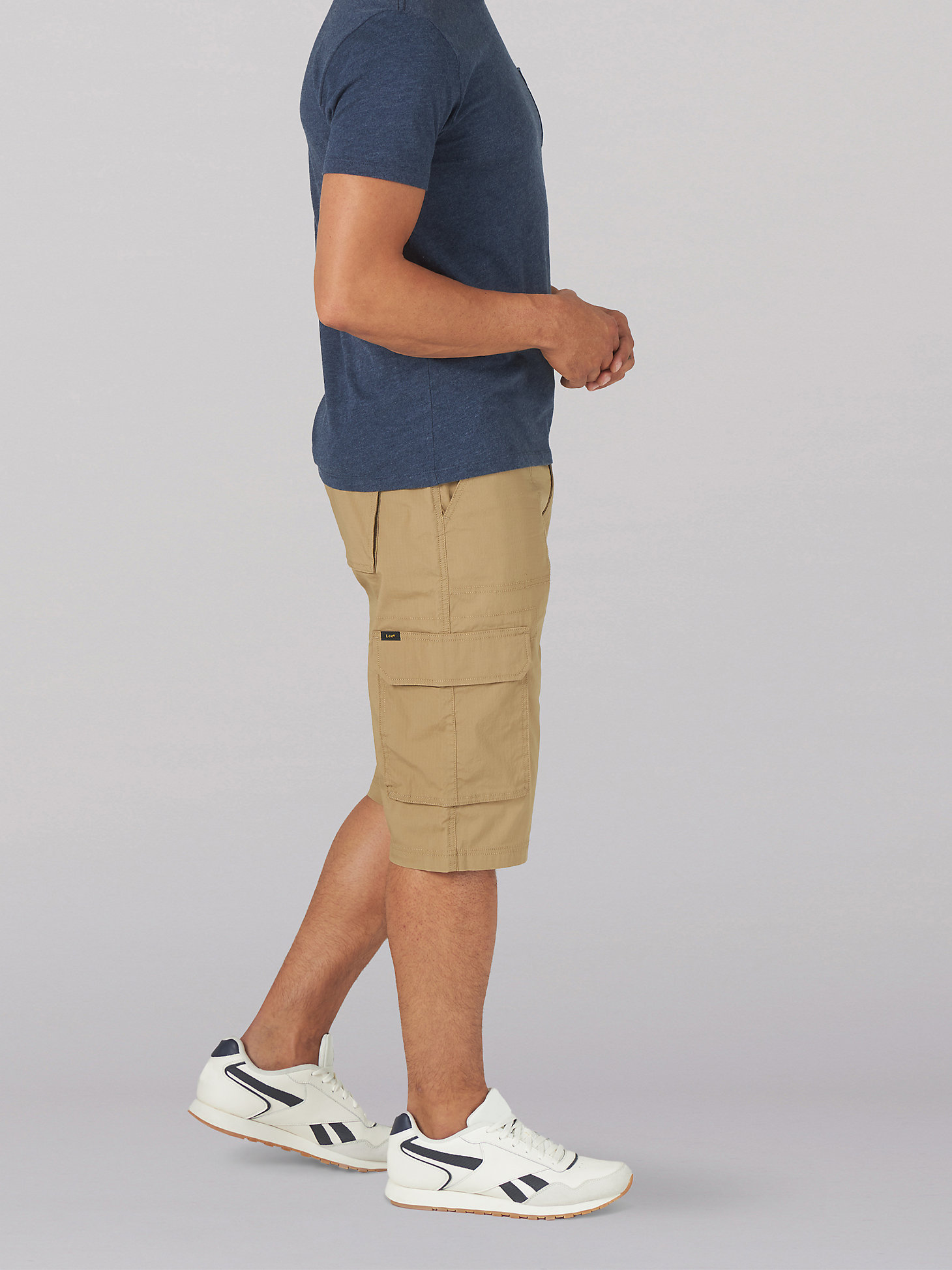 Men's Extreme Motion Cameron Relaxed Fit Cargo Short in KC Khaki alternative view 2