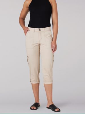 Lee Womens Flex-to-go Mid-Rise 17 Cargo Skimmer Capri Pants, Black, 2 Reg  US at  Women's Clothing store