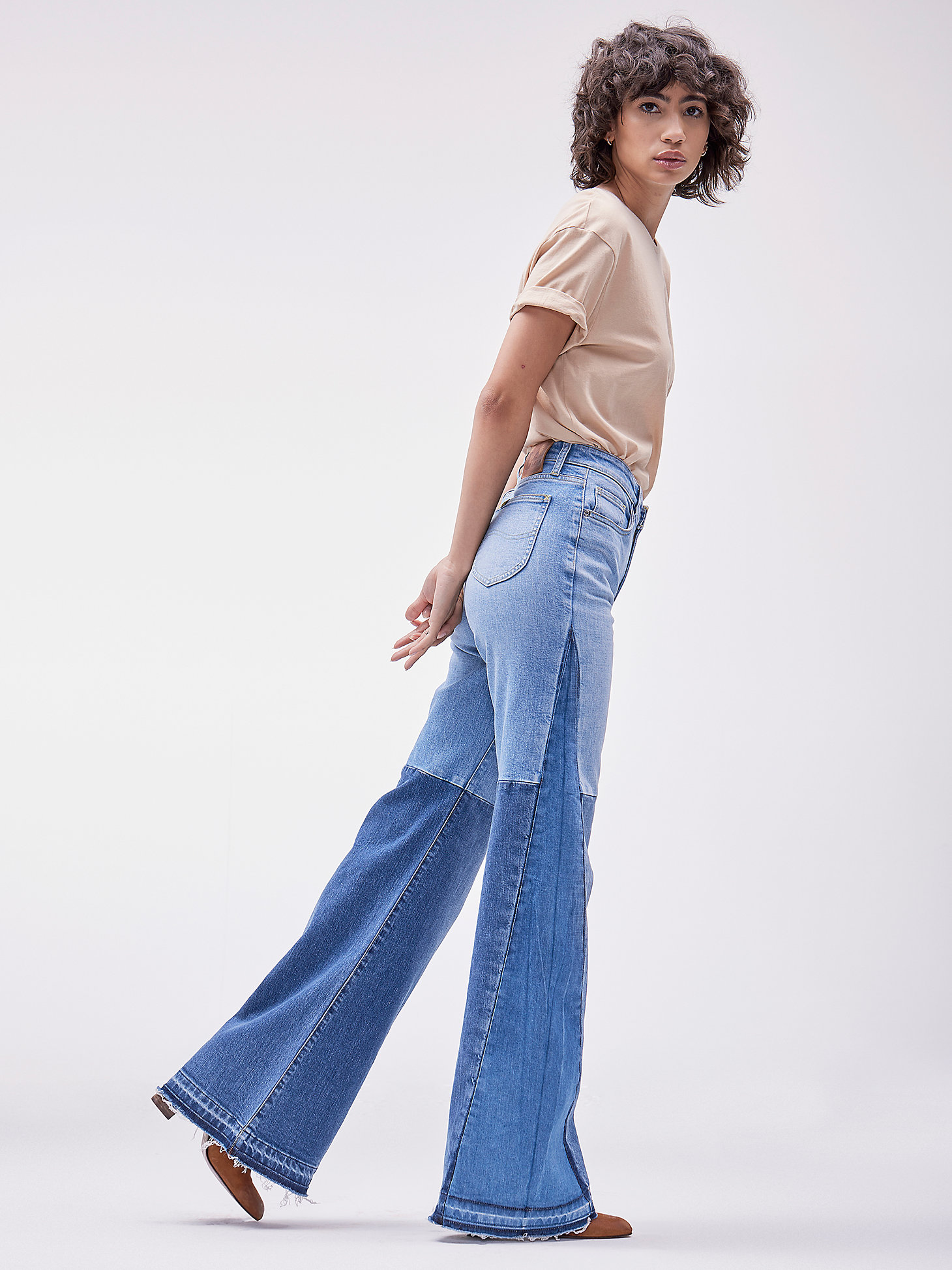 Women's Vintage Modern High Rise Pieced Flare Jean in Janet alternative view 2