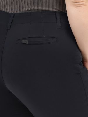 Women's Legendary Chino Bermuda in Black alternative view 4