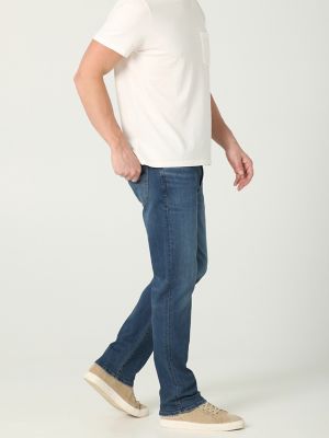 Men’s Extreme Motion Regular Fit Straight Leg Jean