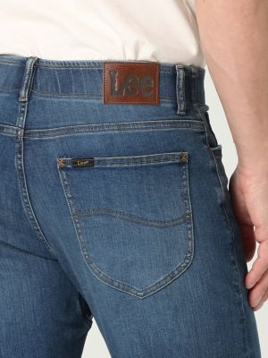 MEN'S EXTREME MOTION REGULAR FIT STRAIGHT LEG JEAN IN HUGH