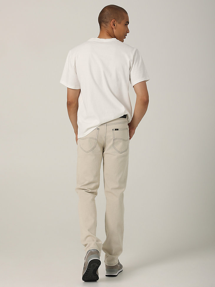 Men's Heritage Relaxed Fit Tapered Jean in Rinse alternative view