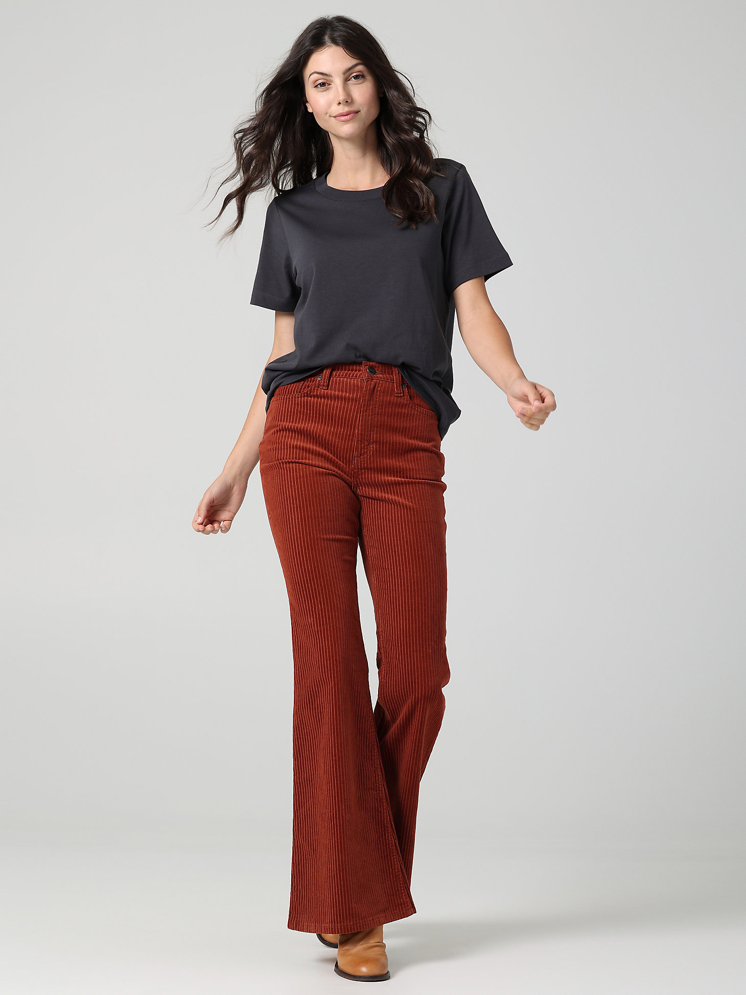 Women's Vintage Modern High Rise Flare Jean  in Sweet Maple alternative view 3