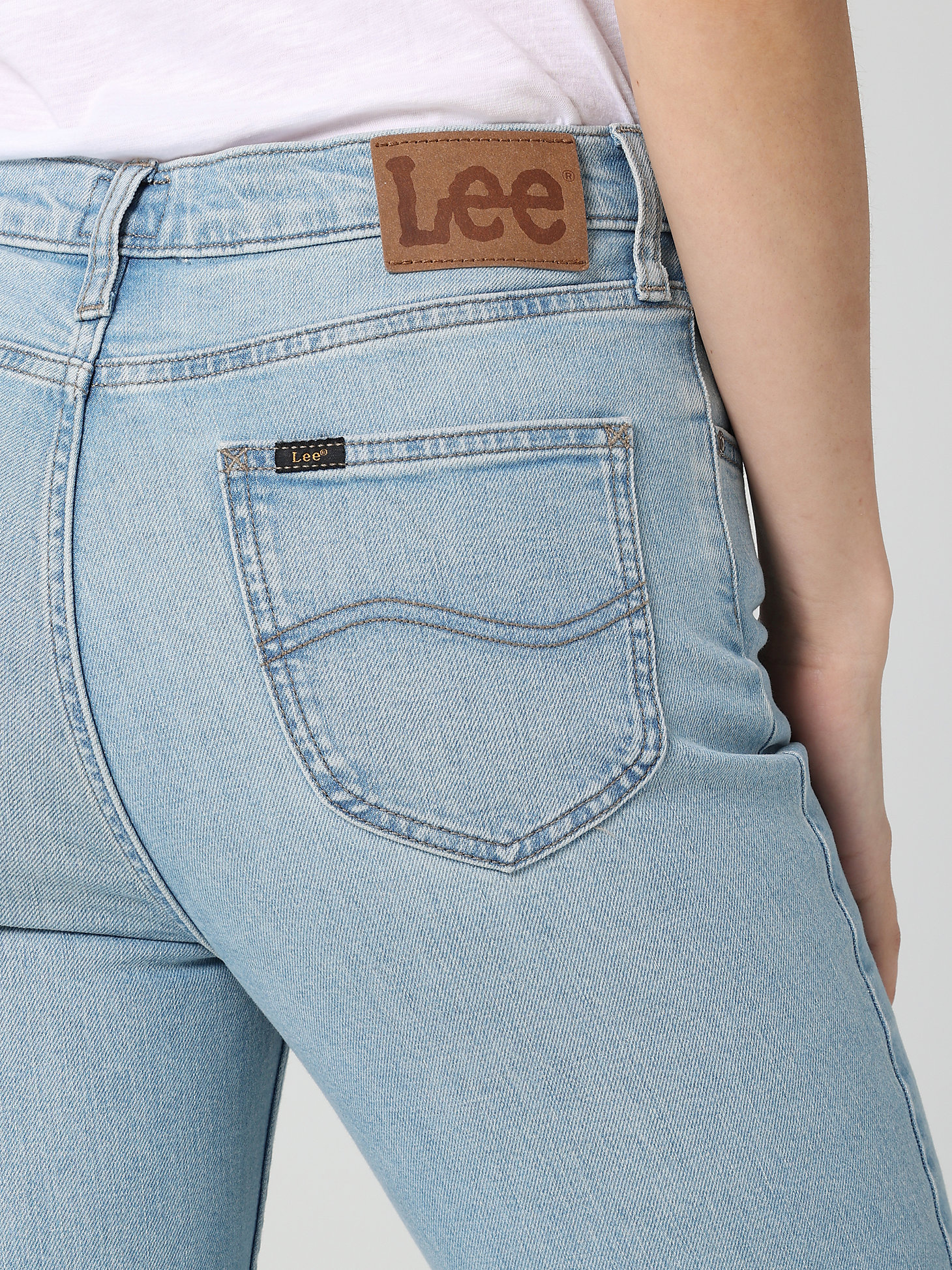 Women's Lee European Collection High Rise Split Flare Jean in Sunbleach alternative view 4