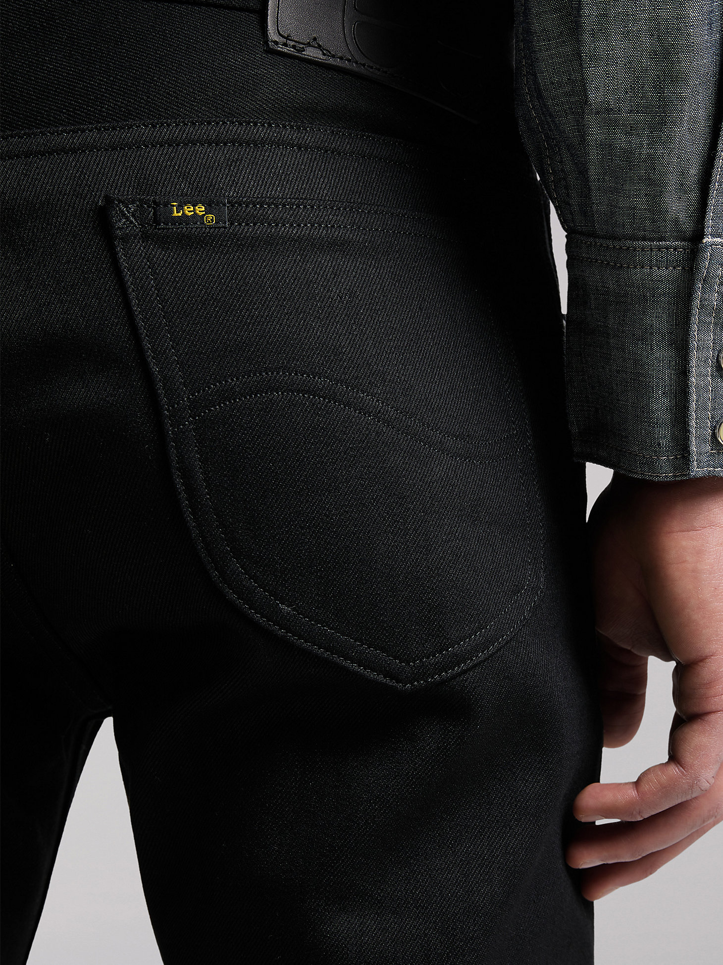 Men's Lee 101 Rider Slim Fit Jean in Dry Black alternative view 4