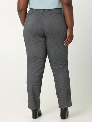 Women's Wrinkle Free Relaxed Fit Straight Leg Pant (Plus) in Black and White Rockhill Plaid alternative view