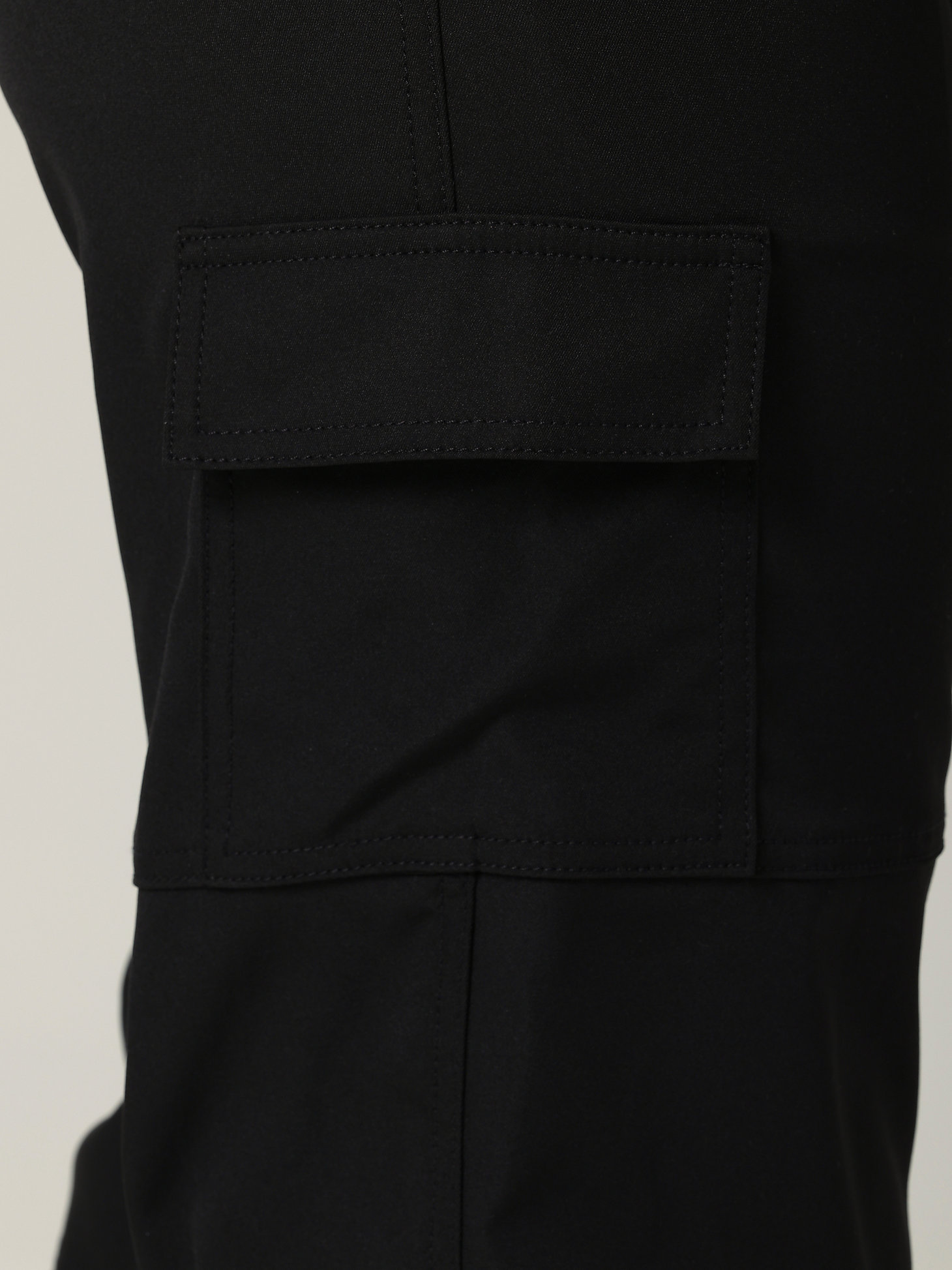 Women's Flex-to-Go Single Pocket Cargo Jogger Pant (Petite) in Unionall Black alternative view 5