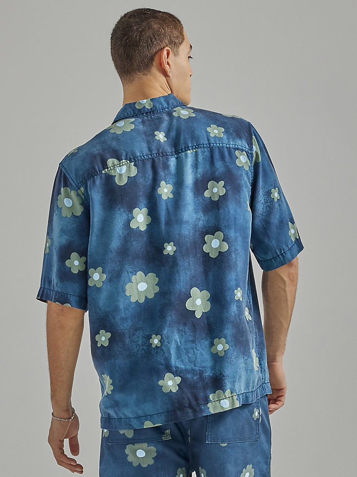Men's Oversized Floral Resort Shirt in Rivet Navy Floral alternative view