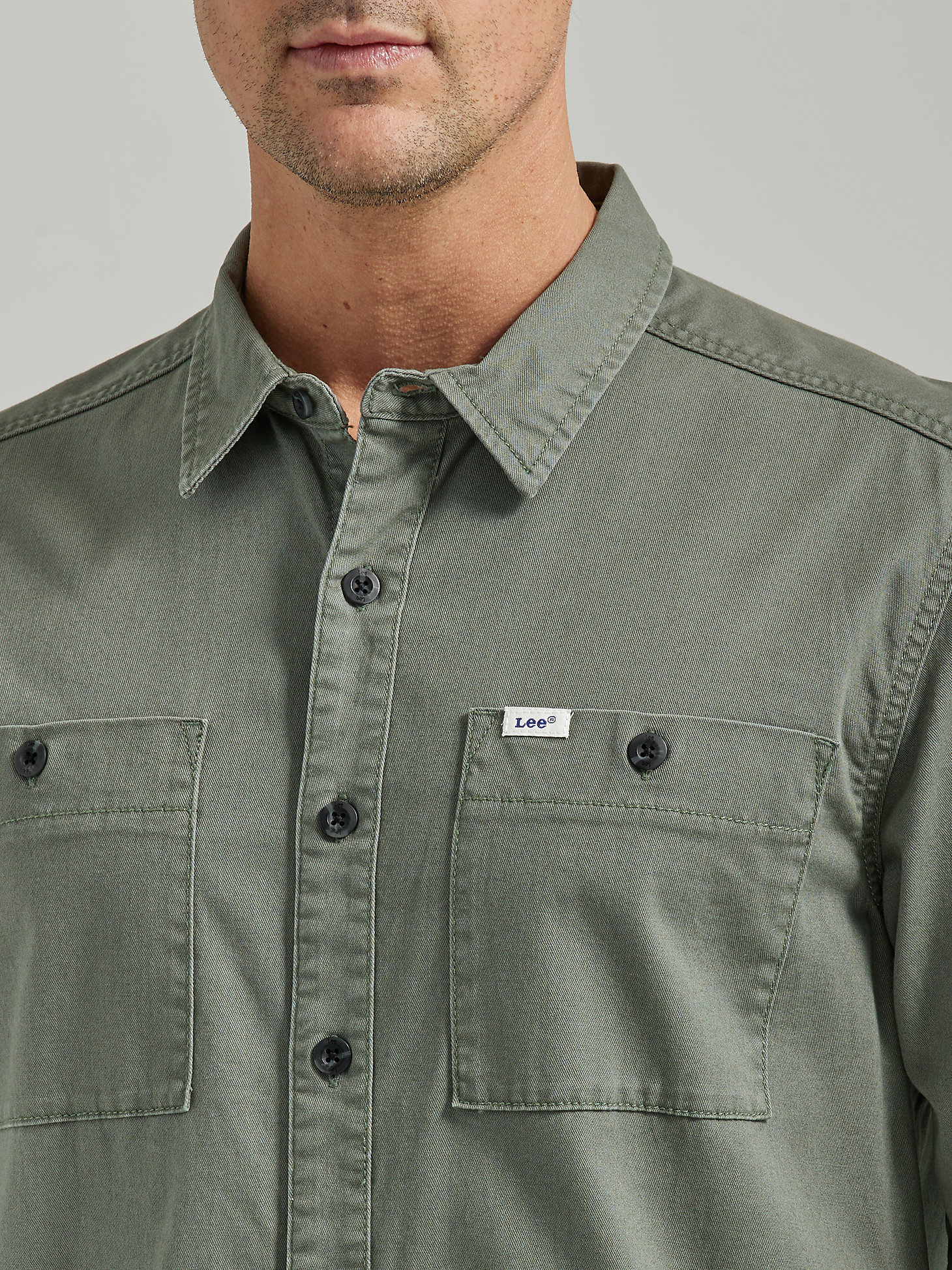 Men's Workwear Solid Overshirt in Fort Green alternative view 2