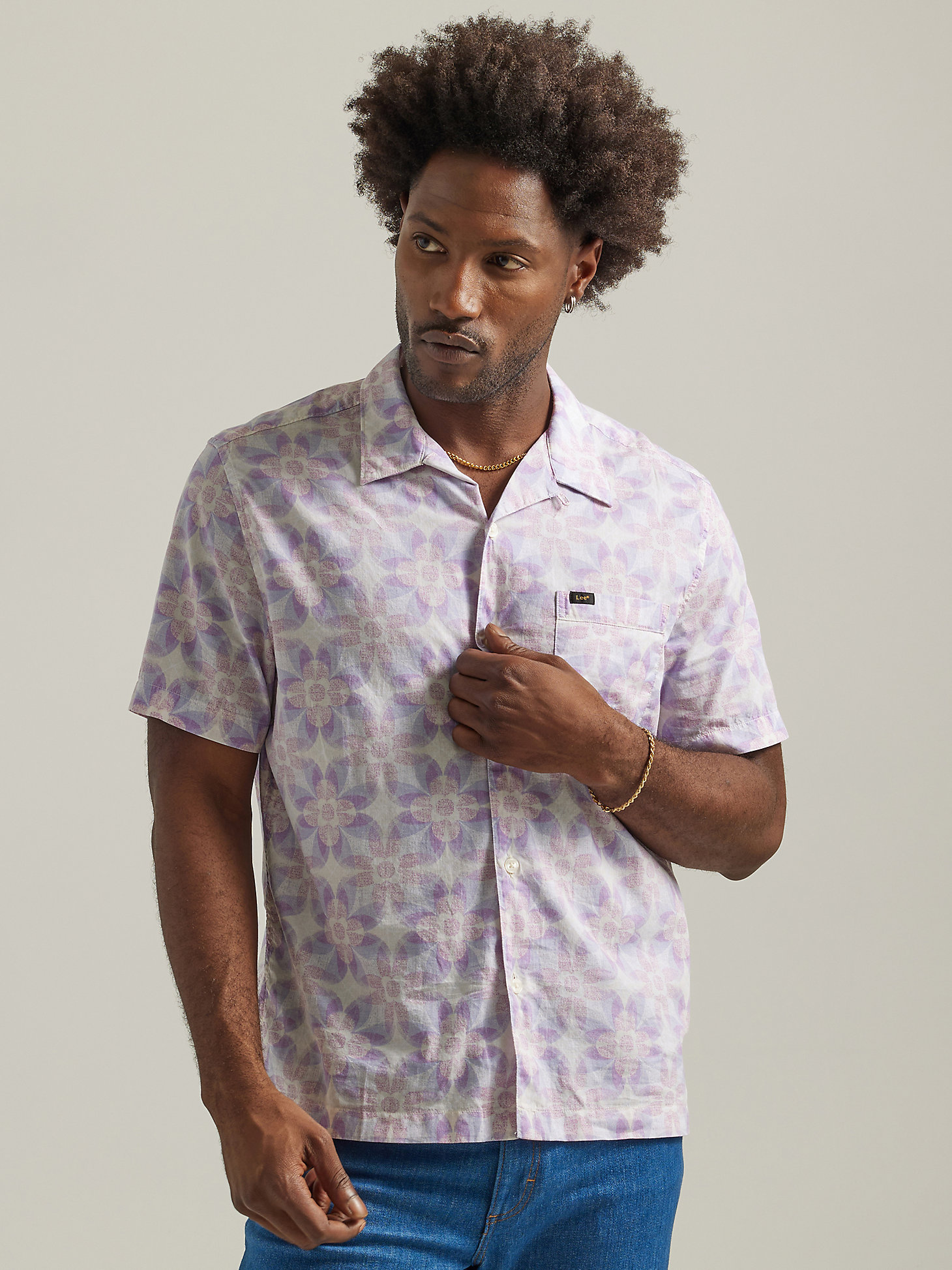 Men's Relaxed Fit Floral Resort Shirt in Foggy Gray main view