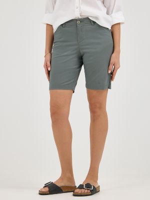 Women's Legendary Chino Bermuda in Fort Green alternative view