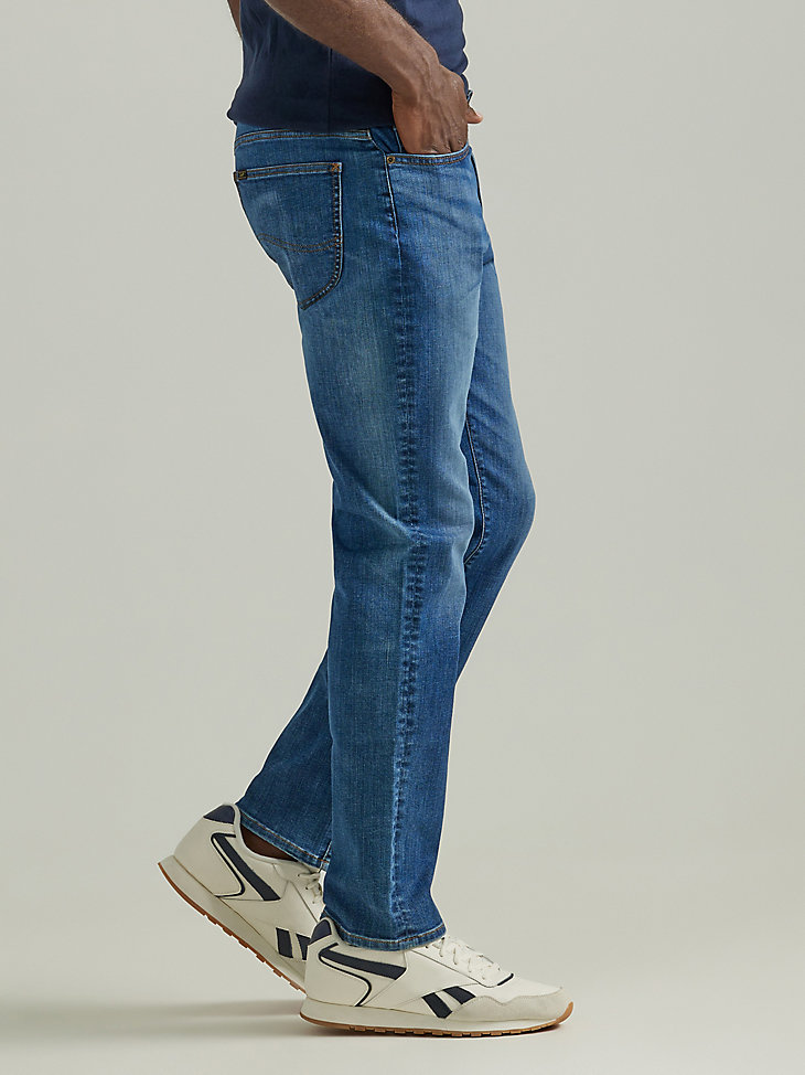 Men's Extreme Motion Athletic Tapered Leg Jean in Ellos alternative view 3