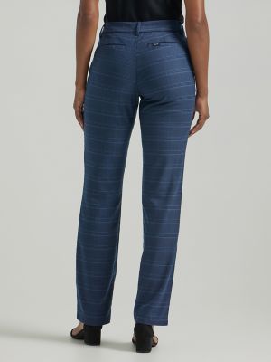 Women's Wrinkle Free Relaxed Fit Straight Leg Pant (Petite) in Navy Insignia Plaid alternative view 2