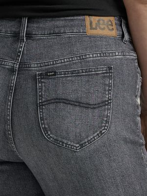 Women's Legendary Flare Jean (Plus) in Blurred Black alternative view 5