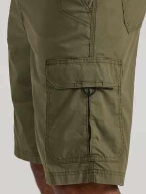Men's Extreme Motion Crossroad Cargo Short in Olive Night alternative view 4