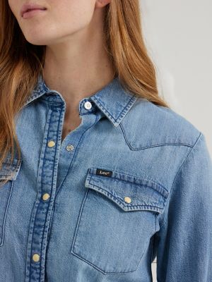 Women's Western Denim Snap Shirt in Mt Range alternative view 3