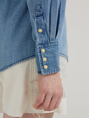 Women's Western Denim Snap Shirt in Mt Range alternative view 4