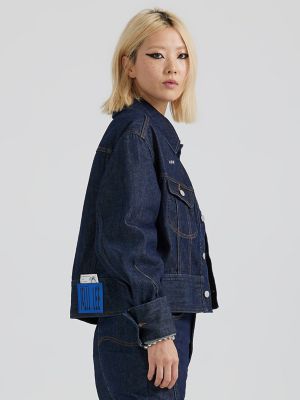 Unisex Lee® x ROARINGWILD® Clean Cropped Rider Jacket in Rinse