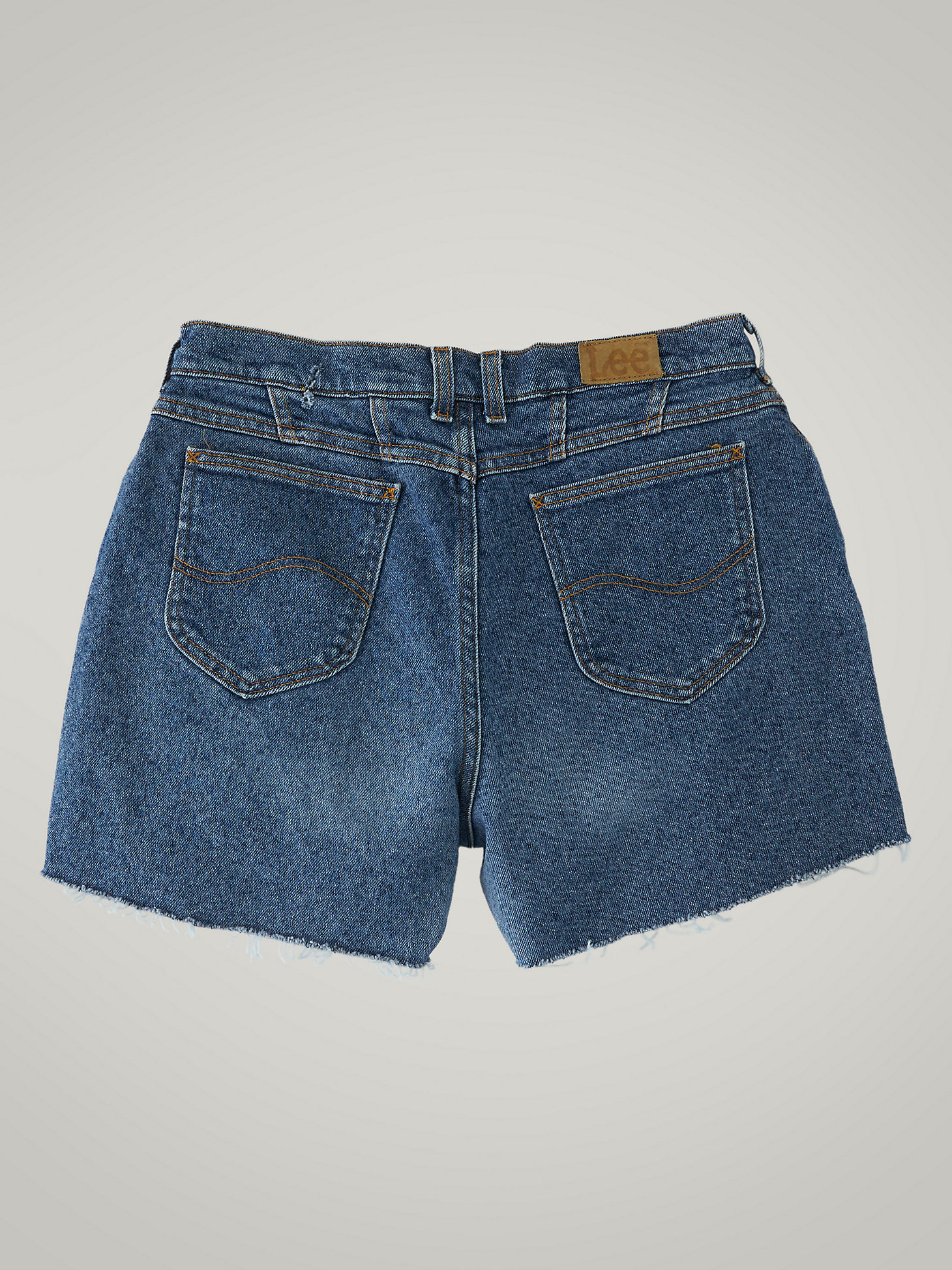 Women's Vintage Cut-Off Shorts WS33 (Size 32) in Medium Denim alternative view 1