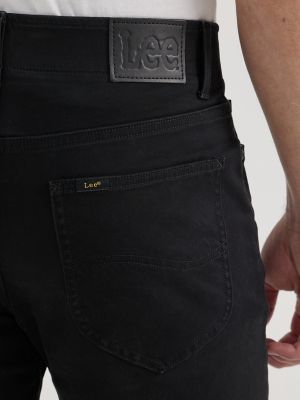 Men's Extreme Motion Regular Straight Twill Jean in Black alternative view 3