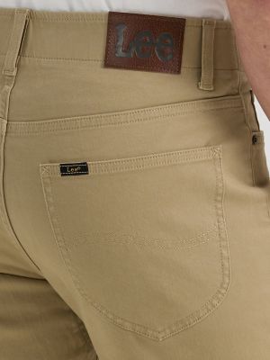 Men s Extreme Motion Regular Straight Twill Jean