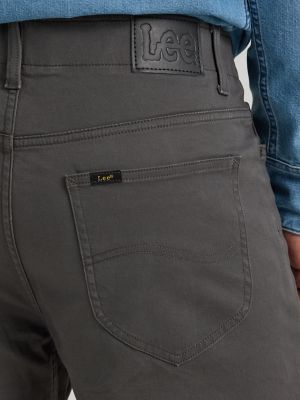 Men's Extreme Motion Relaxed Straight Twill Jean in Static Grey