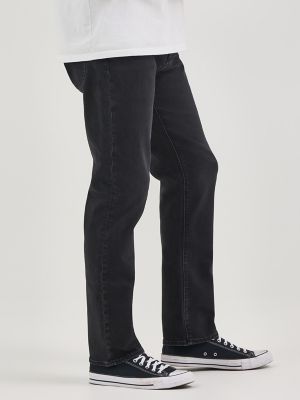 Men's Extreme Motion MVP Athletic Tapered Leg Jean in Vintage Black alternative view 3