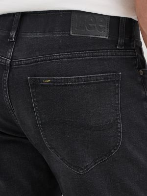 Men's Extreme Motion MVP Athletic Tapered Leg Jean in Vintage Black alternative view 4