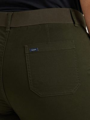 Women's Ultra Lux Comfort with Flex-to-Go Loose Utility Pant (Plus) in Dark Olive Night alternative view 4
