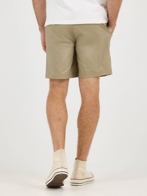 Men's Extreme Motion 7" Flat Front Short in Kansas City Khaki alternative view 2