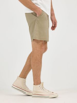 Men's Extreme Motion 7" Flat Front Short in Kansas City Khaki alternative view 3