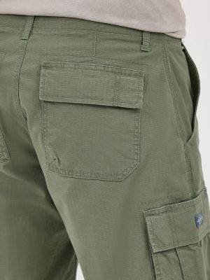 Men's Extreme Motion Carolina Ripstop Cargo Short in Olive Grove alternative view 4