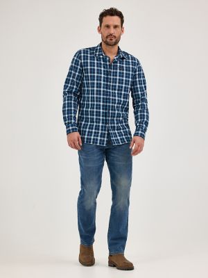 Men's Extreme Motion All Purpose Plaid Button Down Shirt in Rivet Navy Plaid alternative view 3