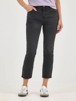 Women's Legendary Frayed Hem Capri in Fly Higher alternative view
