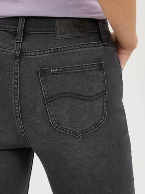 Women's Legendary Frayed Hem Capri in Fly Higher alternative view 4