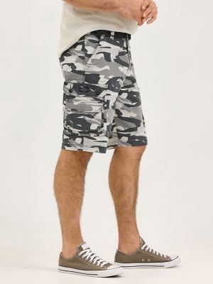Men's Legendary Wyoming Cargo Short in Graphite Camo alternative view 3