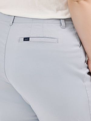Women's Legendary Chino Bermuda (Plus) in Material Gray alternative view 4