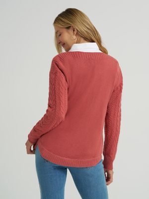 Women's Curved Hem Cable Knit Sweater in Cosme Pink