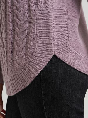 Women's Curved Hem Cable Knit Sweater in Soft Violet