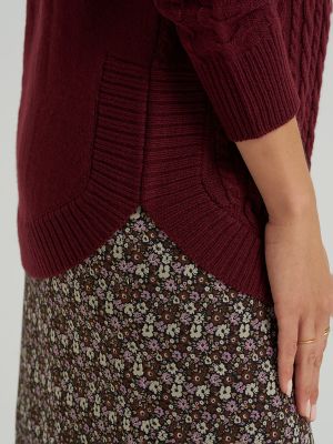 Women's Curved Hem Cable Knit Sweater in Burgundy Wine alternative view 3