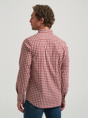 Men's Plaid Woven Button Down Shirt in Barn Red