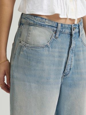 Women's Low Rise Button-Fly Darted Slouch Denim Bermuda in Warm Ocean