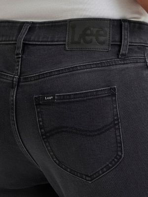 Women's Legendary Straight Denim Capri in Play It Cool