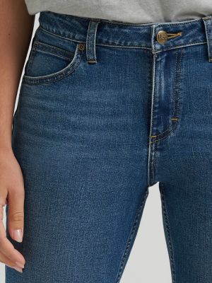 Womens Legendary Straight Denim Capri:Clear Nights:10:M alternative view 5