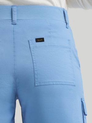 Women's Ultra Lux Comfort with Flex-to-Go Relaxed Fit Cargo Short in Halogen alternative view 4