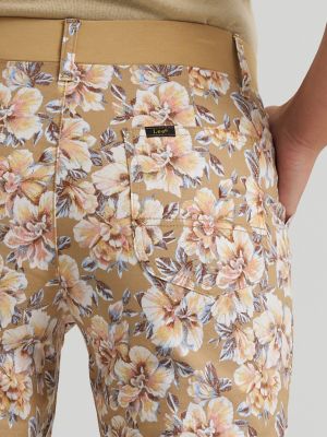 Women's Ultra Lux Comfort with Flex-to-Go Relaxed Fit Utility Skimmer in Khaki Halogen Floral alternative view 4